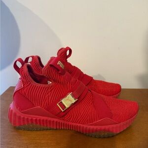 Puma Defy Varsity Ribbon Red Athletic Running Shoes Sneakers Women’s 9